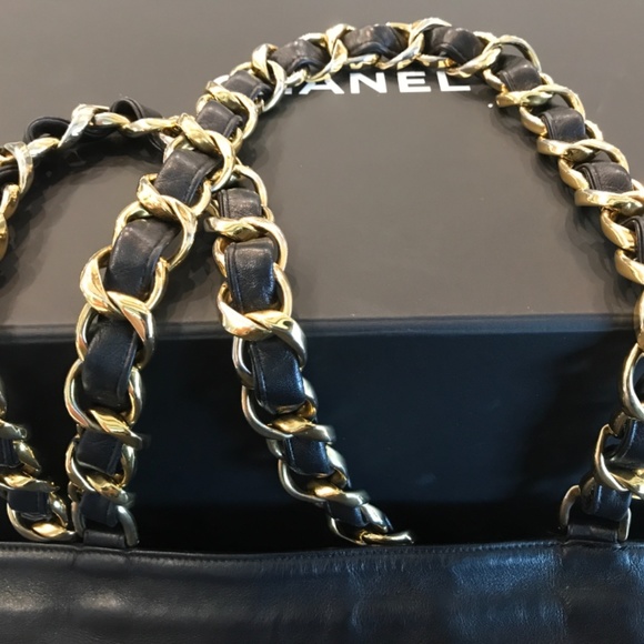 Vintage Chanel CC Logo Chain Shoulder Tote Bag - Picture 4 of 16